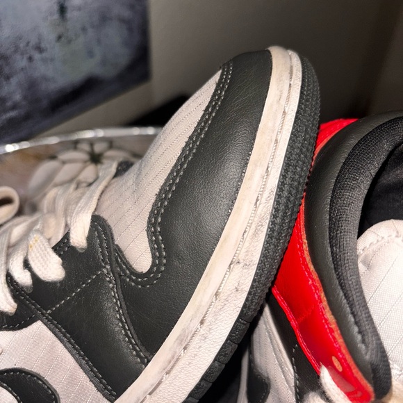 Air Jordan 1 Mid SE Womens Size 7 Newsprint Crimson - Picture 6 of 13